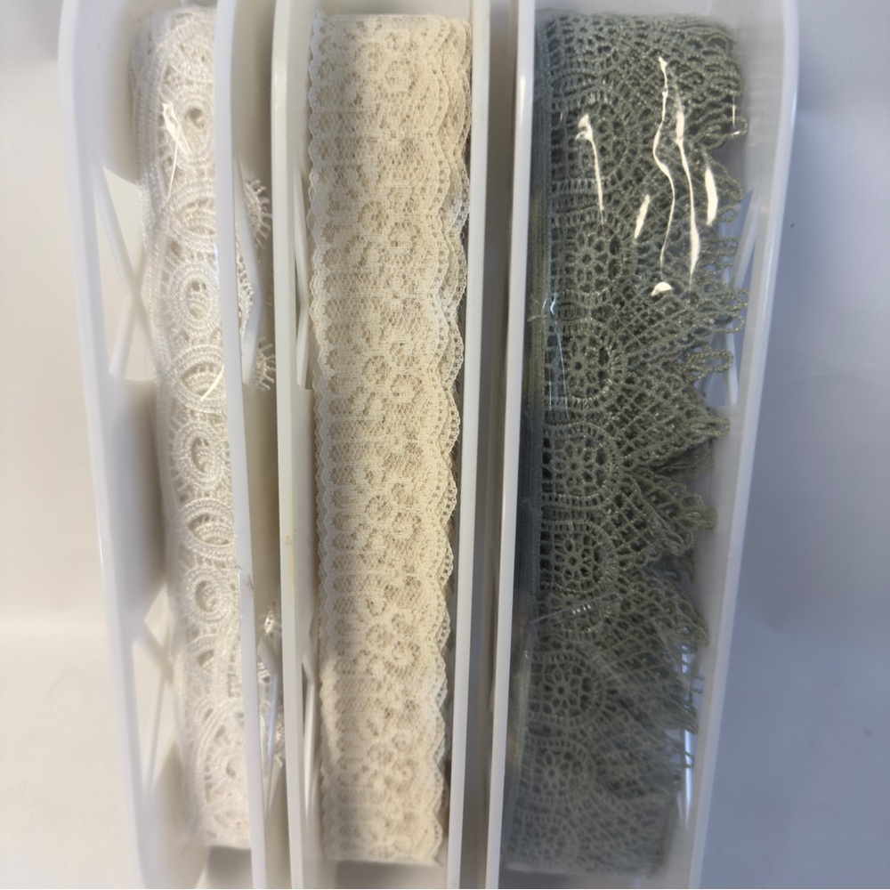 SIMPLICITY 3 Spools Delicate Laces NWT